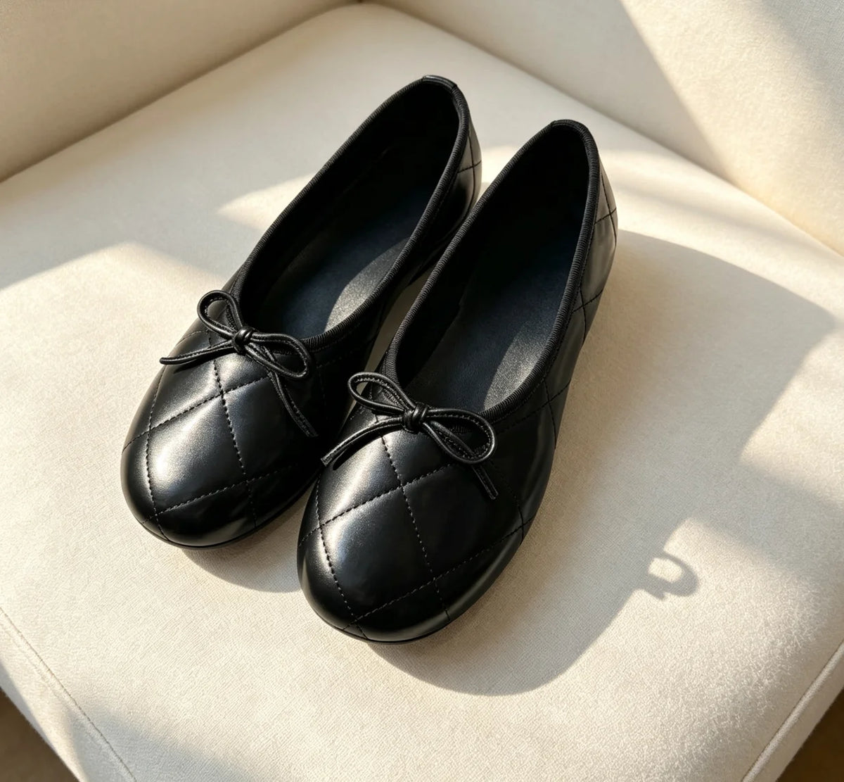 2026 Women's New Vintage Style Classic Flat Shoes
