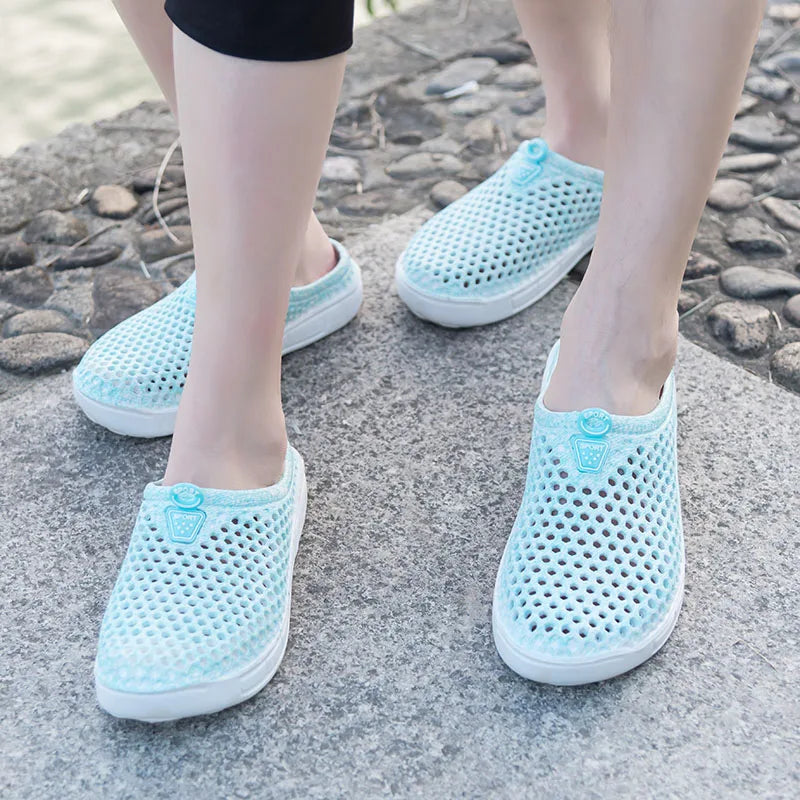 2025 Women Casual Clogs Breathable Beach Sandals Summer Slippers Slip On Womens Shoes Home Ladies Shoes Fashion Hollow Pantuflas